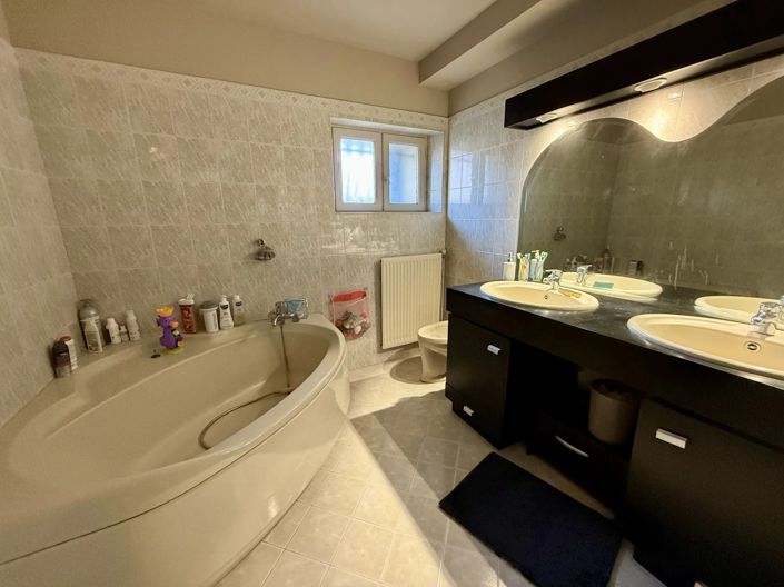 Image No.11-4 Bed House for sale