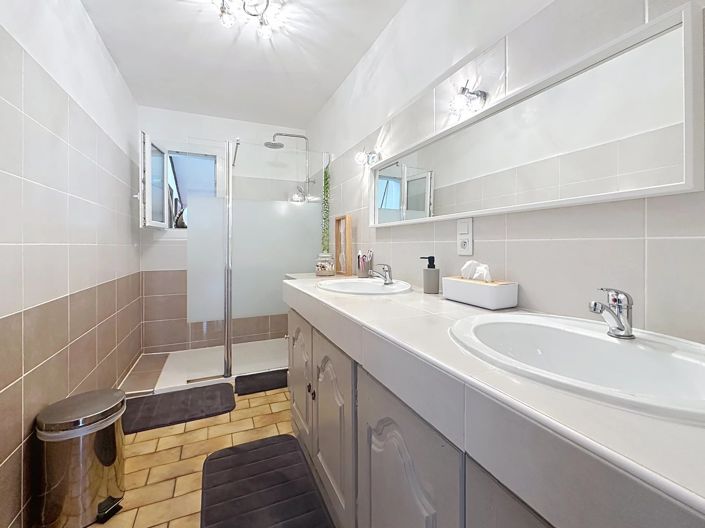 Image No.13-3 Bed House for sale