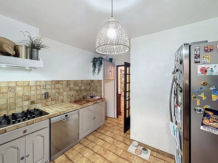 Image No.8-3 Bed House for sale