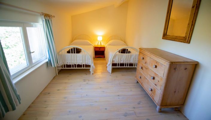 Image No.11-10 Bed House for sale