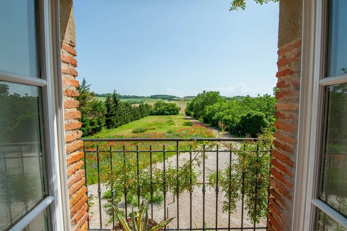 Image No.5-10 Bed House for sale