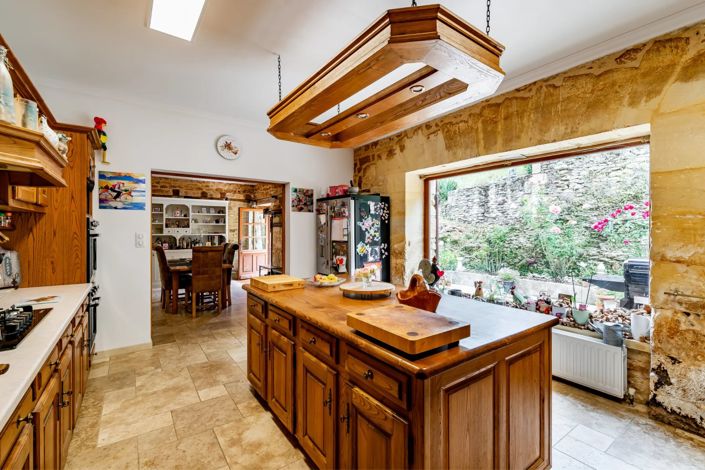 Image No.4-6 Bed House for sale