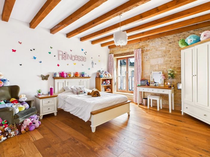 Image No.9-6 Bed House for sale