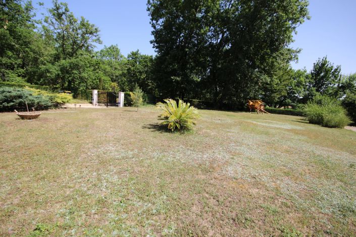 Image No.10-5 Bed House for sale