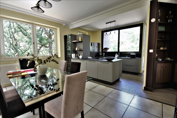 Image No.4-5 Bed House for sale