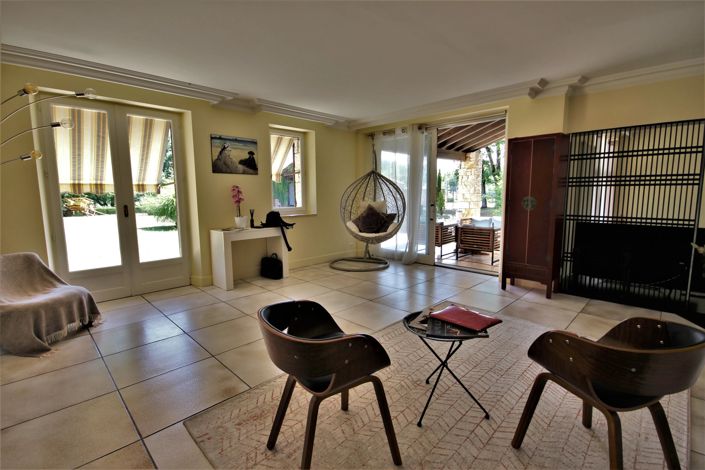 Image No.5-5 Bed House for sale