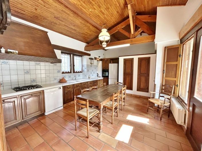 Image No.5-4 Bed House for sale