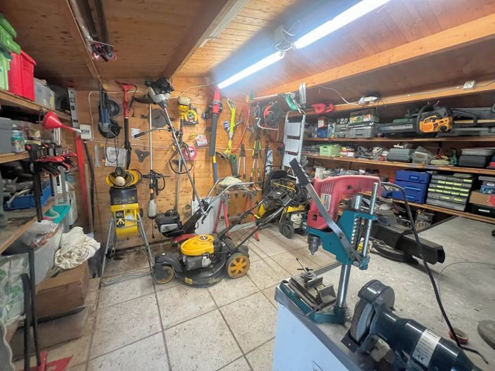 Image No.13-4 Bed House for sale