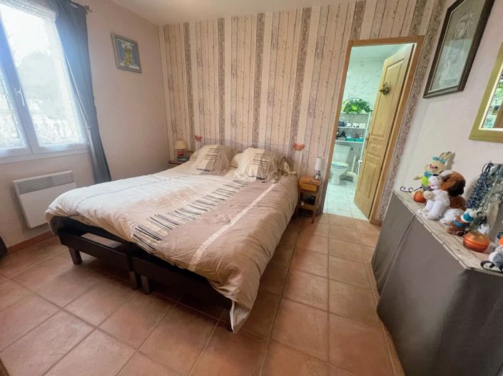 Image No.6-4 Bed House for sale