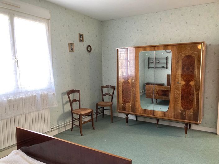 Image No.11-4 Bed Farmhouse for sale