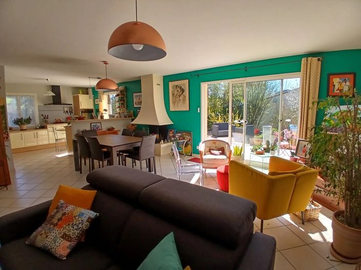 Image No.3-4 Bed House for sale