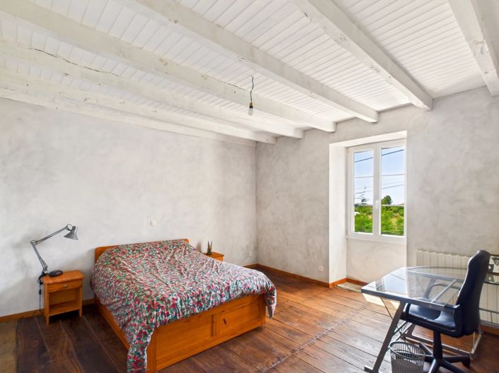 Image No.9-2 Bed House for sale