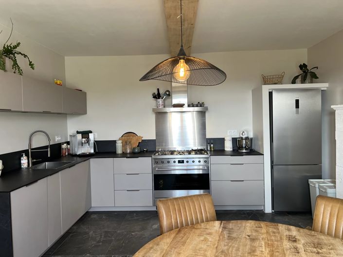 Image No.6-6 Bed House for sale