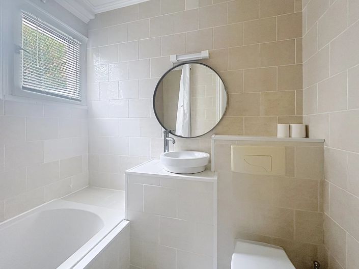 Image No.11-5 Bed House for sale