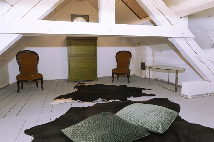 Image No.10-7 Bed House for sale