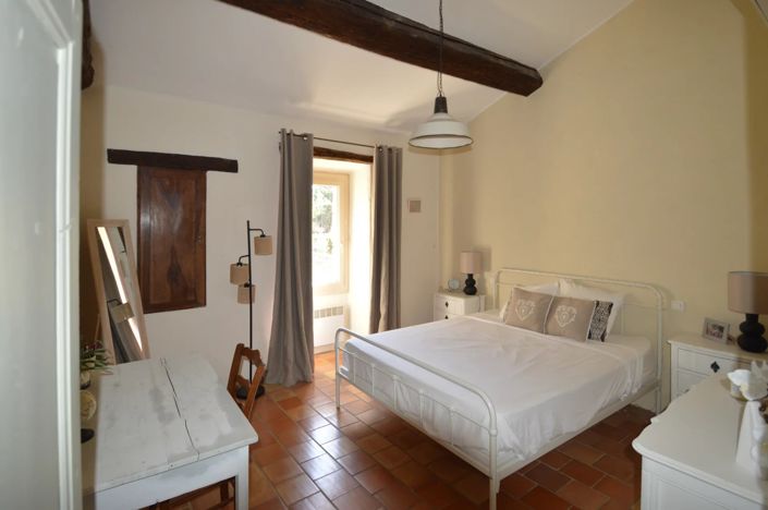 Image No.10-6 Bed House for sale