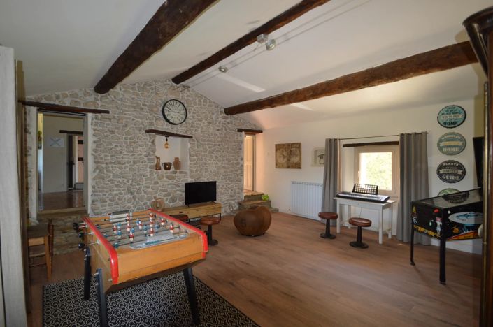 Image No.11-6 Bed House for sale