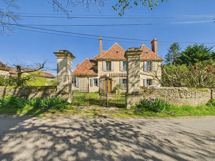 Image No.2-4 Bed Village House for sale