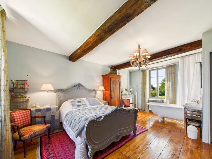 Image No.11-4 Bed Village House for sale