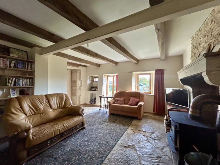 Image No.7-6 Bed Village House for sale