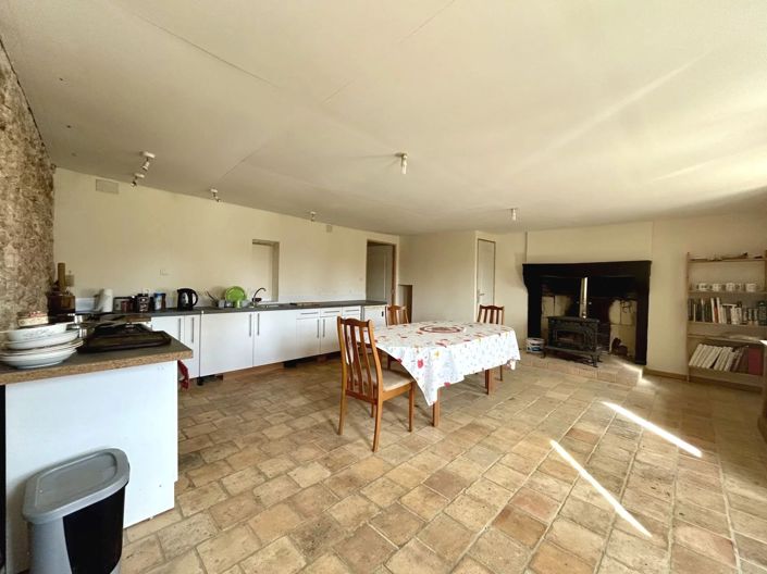 Image No.8-6 Bed Village House for sale