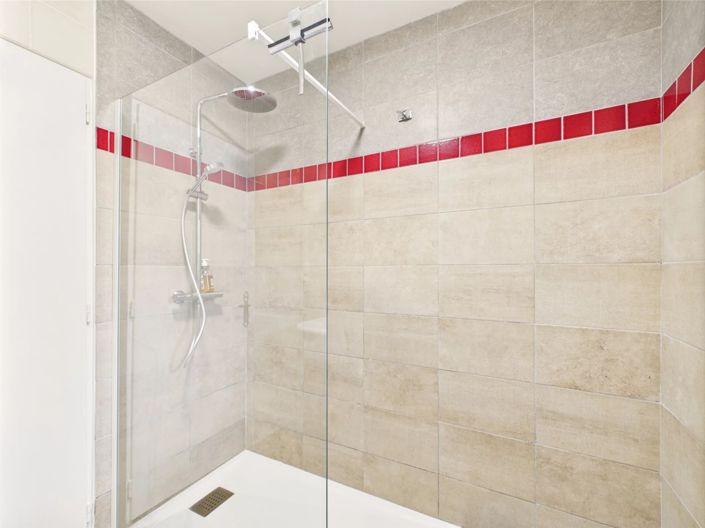 Image No.10-10 Bed House for sale