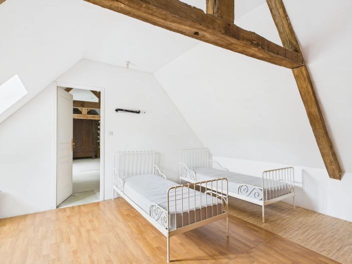 Image No.11-4 Bed Farmhouse for sale