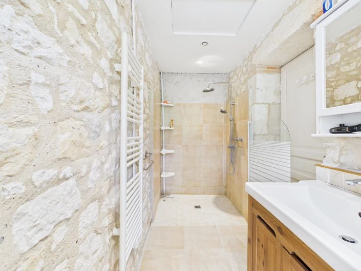 Image No.8-4 Bed Farmhouse for sale