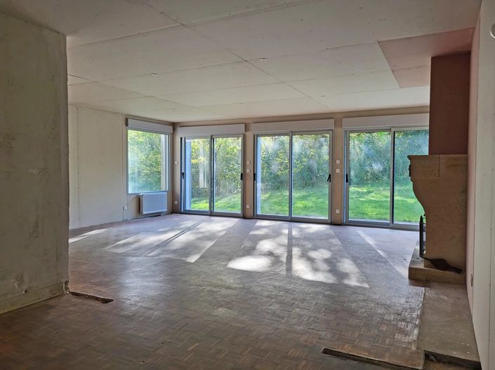 Image No.5-6 Bed House for sale