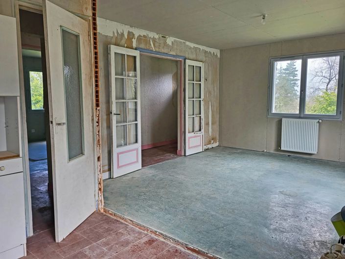 Image No.9-6 Bed House for sale