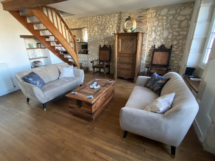 Image No.4-7 Bed House for sale