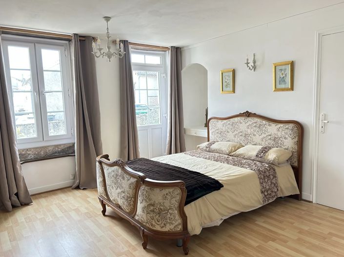 Image No.10-7 Bed House for sale