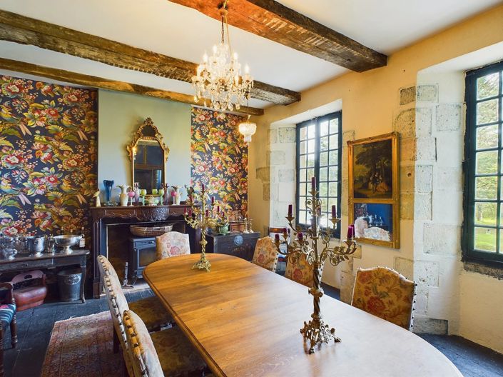 Image No.5-8 Bed House for sale