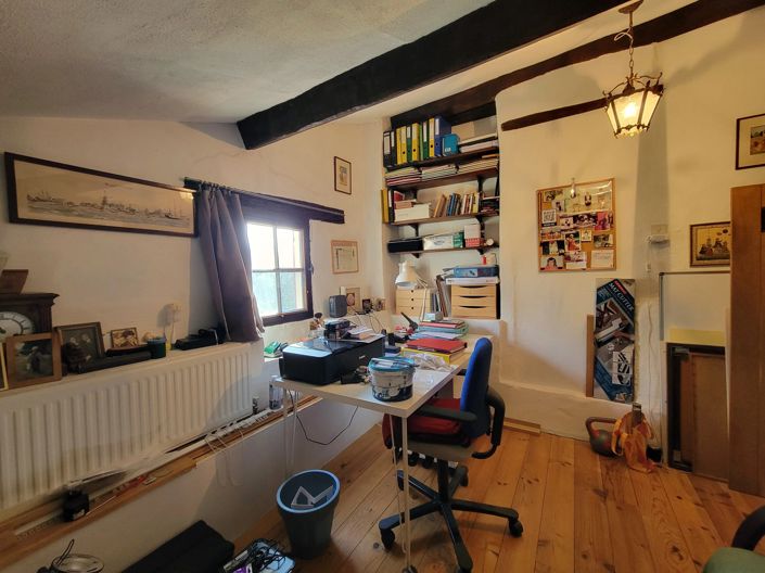 Image No.12-4 Bed House for sale