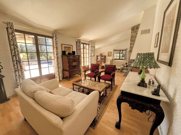 Image No.3-5 Bed House for sale