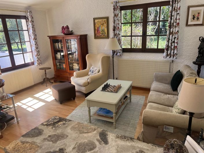 Image No.7-5 Bed House for sale