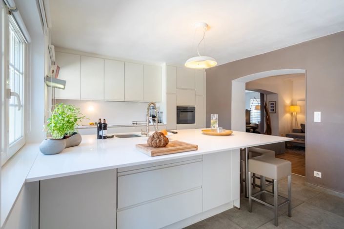 Image No.7-8 Bed House for sale