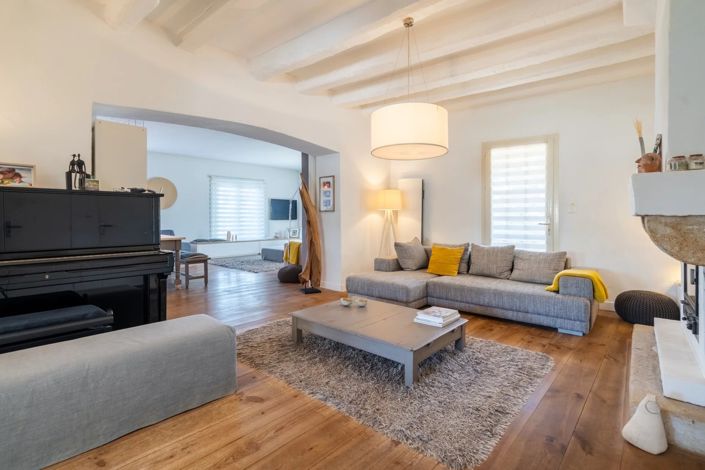 Image No.9-8 Bed House for sale