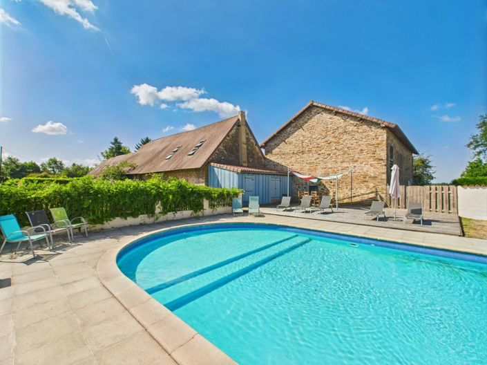 Image No.4-9 Bed Farmhouse for sale