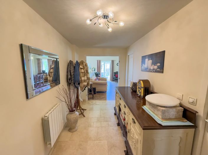 Image No.10-6 Bed House for sale