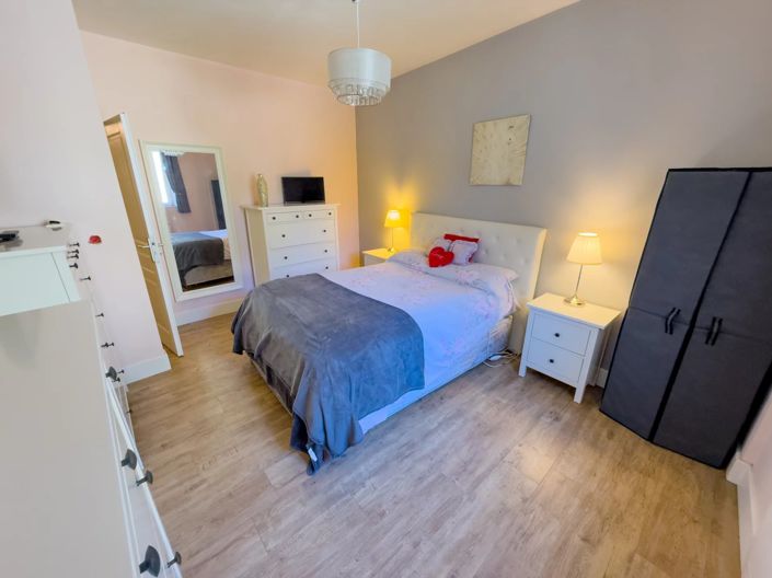 Image No.12-6 Bed House for sale