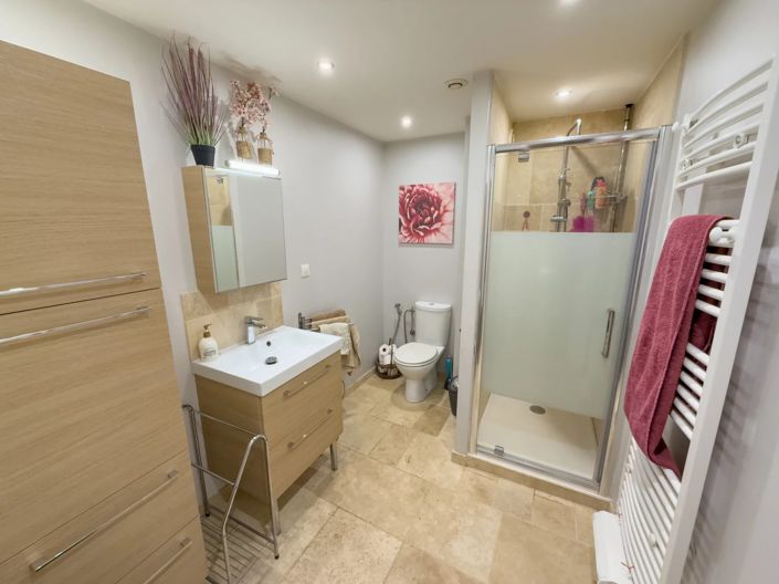 Image No.13-6 Bed House for sale