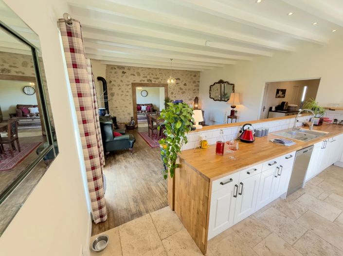 Image No.4-6 Bed House for sale