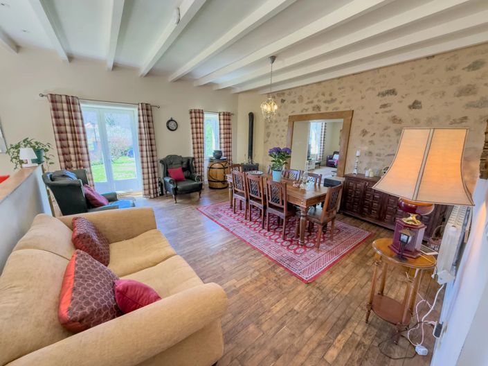 Image No.5-6 Bed House for sale