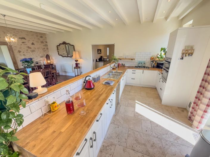 Image No.7-6 Bed House for sale