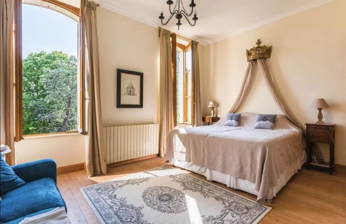 Image No.8-5 Bed House for sale