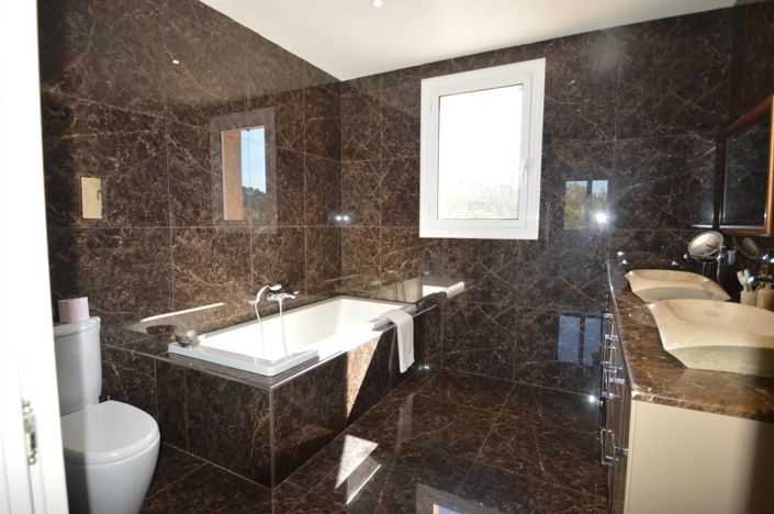 Image No.6-3 Bed House for sale