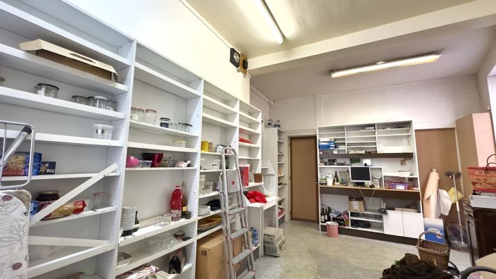 Image No.8-5 Bed Commercial for sale