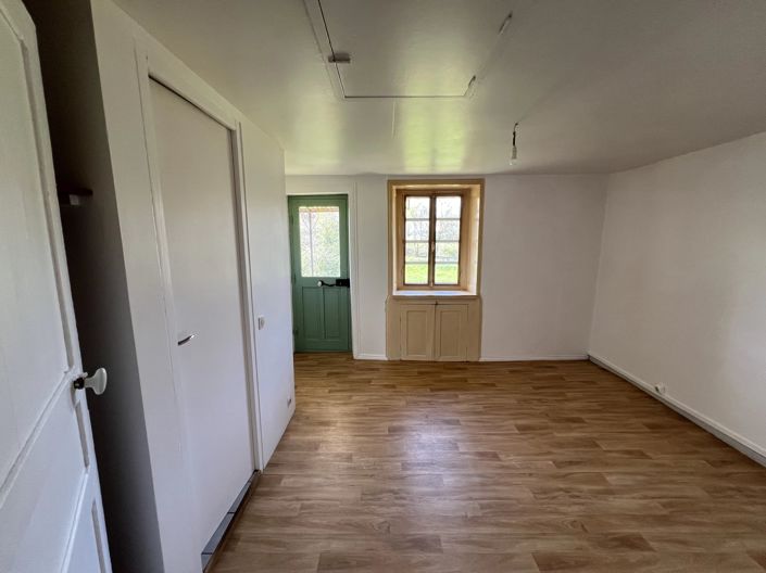 Image No.8-1 Bed Village House for sale