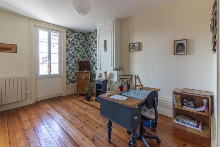 Image No.10-7 Bed House for sale